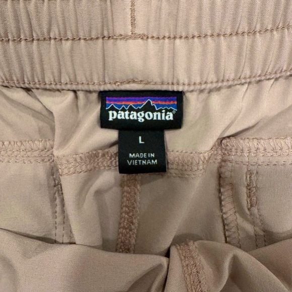 PATAGONIA High Rise Fleetwith Shorts in Color Stingray Mauve Size Large - Picture 9 of 11